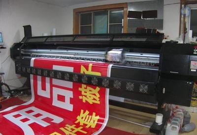 技術與色彩的交織 從平版到數字時代，數碼噴繪的發展與革新